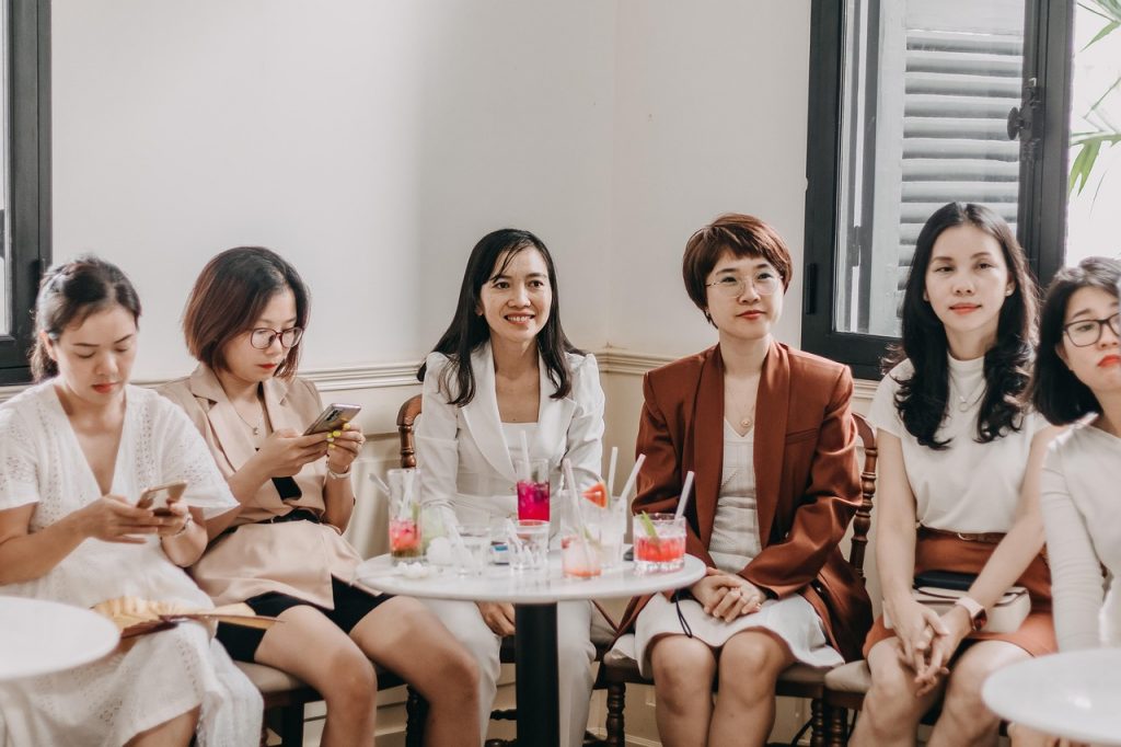 Wie man sich nach dem Ghosting erholt und neue Leute kennenlernt