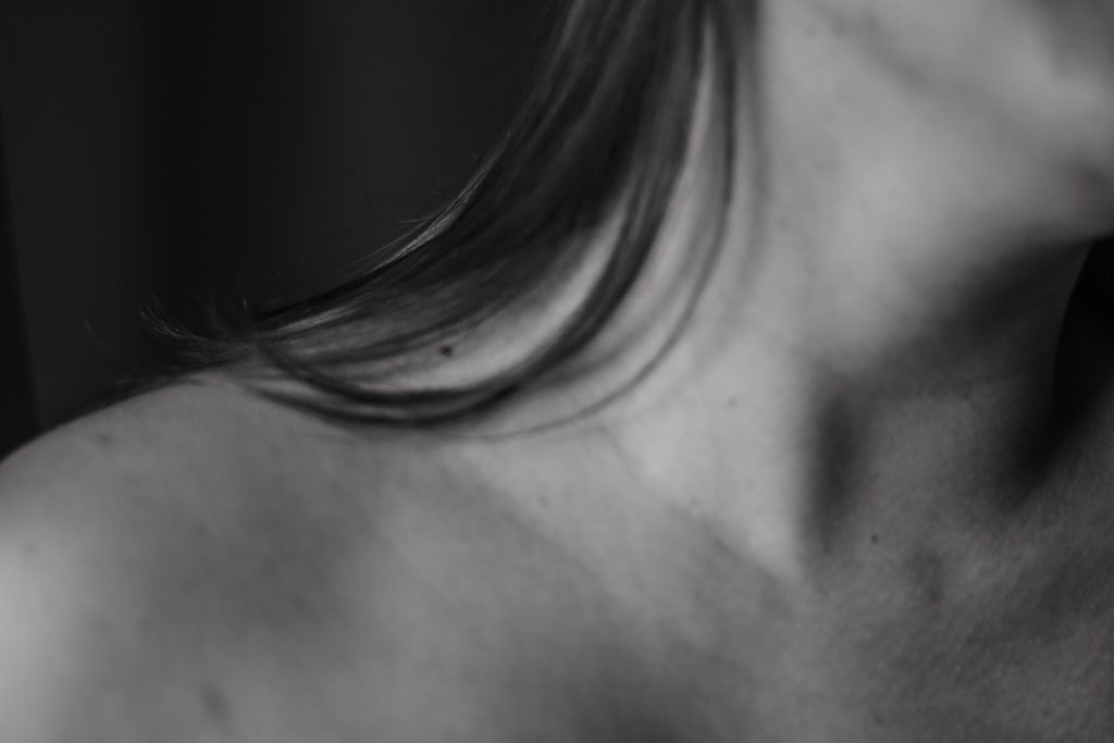 Wie man peinliche Pausen beim Video-Dating elegant überwindet