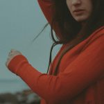 Liebe in der digitalen Ära: Wie Online-Dating uns zum Lachen und zum Weinen bringt