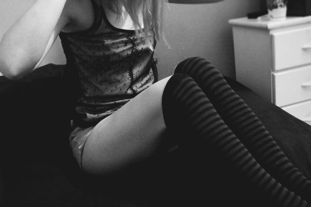 Warum Introvertierte in anonymen Videoräumen aufblühen