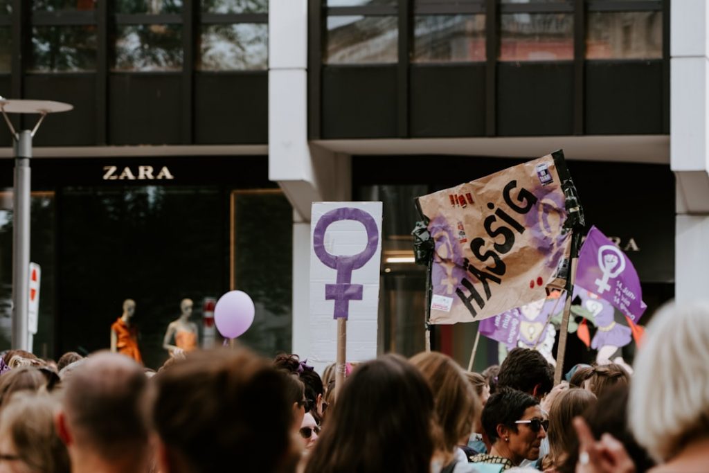 Warum Zufallschats oft emotionale Bindungen aufbauen