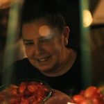 Warum Komplimente online anders wirken