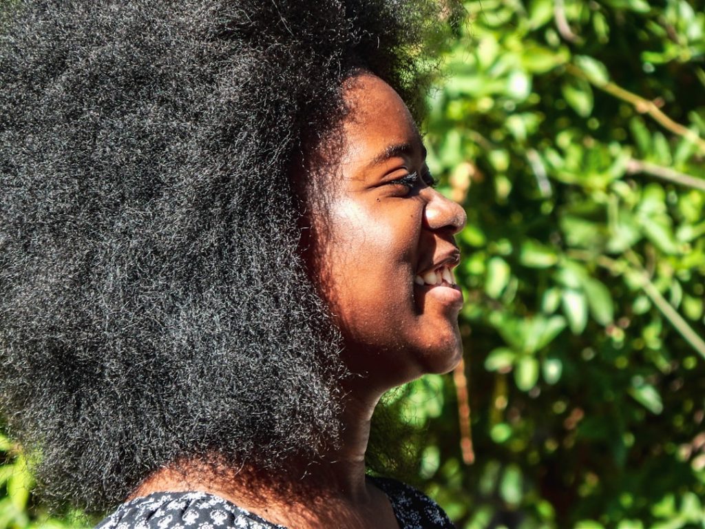 Geständnisse Warum Sie niemals Geld bei einem ersten Chat senden sollten